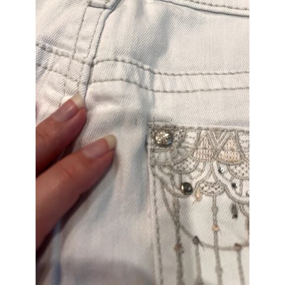 NWT Vintage Love Indigo White Jean Shorts Dream Catcher Pockets Embellished Boho - Picture 11 of 15